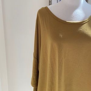 • Lularoe Irma Top •